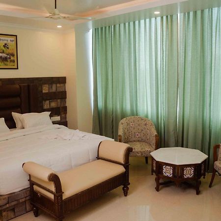 Hotel Grand Lotus Dimāpur エクステリア 写真