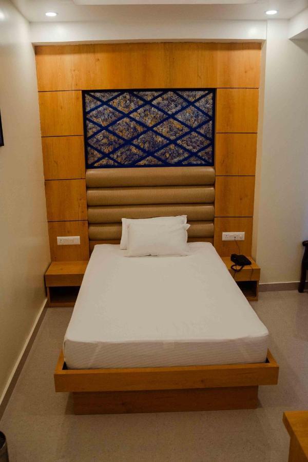 Hotel Grand Lotus Dimāpur エクステリア 写真