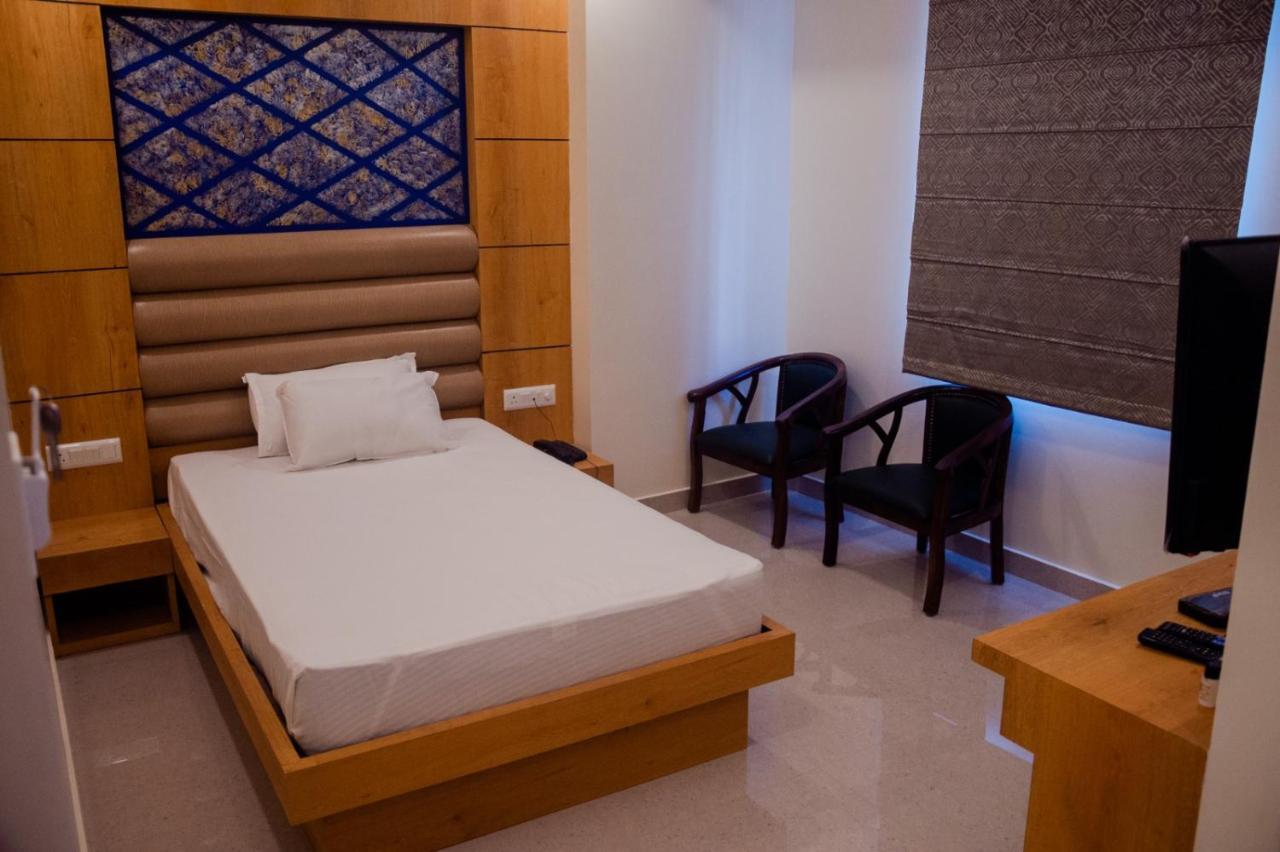 Hotel Grand Lotus Dimāpur エクステリア 写真