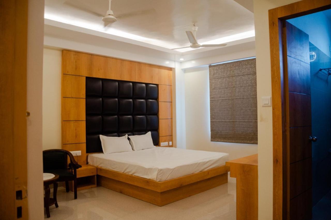 Hotel Grand Lotus Dimāpur エクステリア 写真